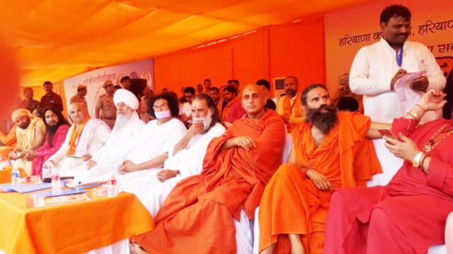 Singh Sahib Ji attending Interfaith Peace Rally in Haryana, India, 2016 with Baba Ram Dev, Swami Shi Gyananand Maharaj Ji, Naharaj Ji, and Dr. Lokesh Muni Ji singh sahib ji at interfaith peace rally in haryana