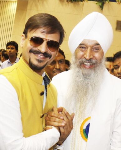 Bollywood Actor Vivek Oberoi with Singh Sahib Ji, New Delhi, 2016 singh sahib ji