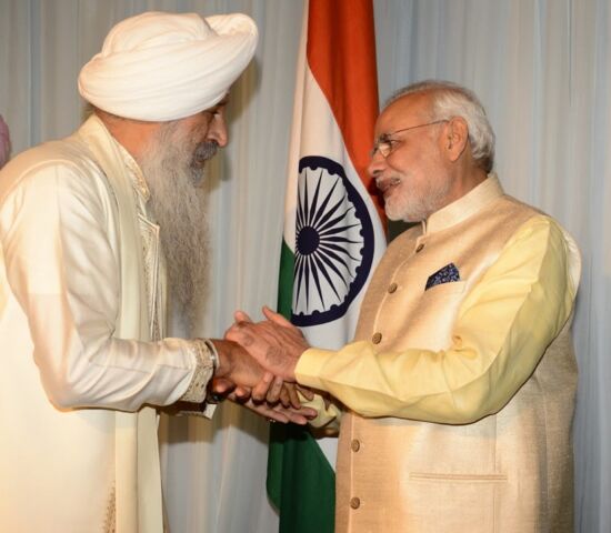 Singh Sahib Bhai Sahib Ji meets with Indian Prime Minister, Narendra Modi Ji, New York, 2015 singh sahib bhai sahib ji